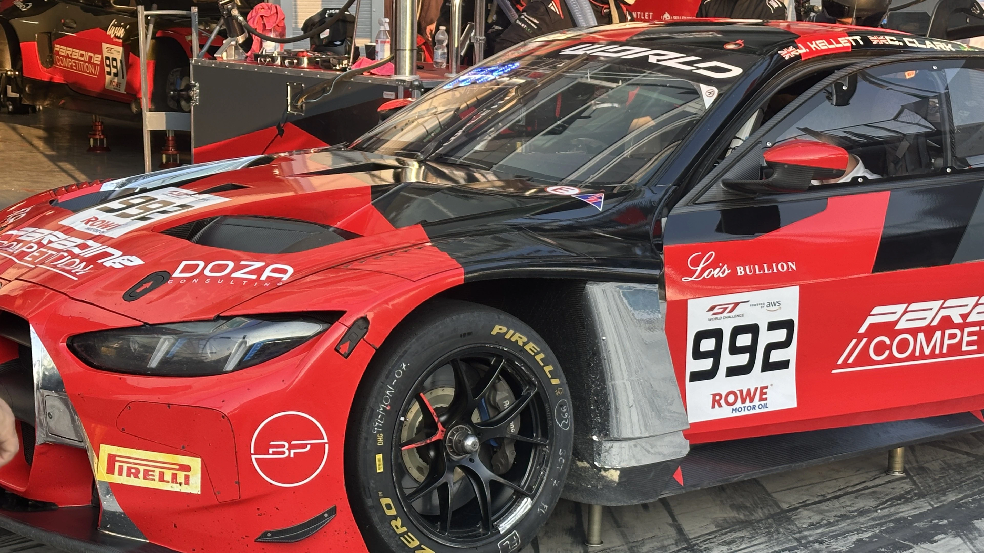 Racing car with Doza branding